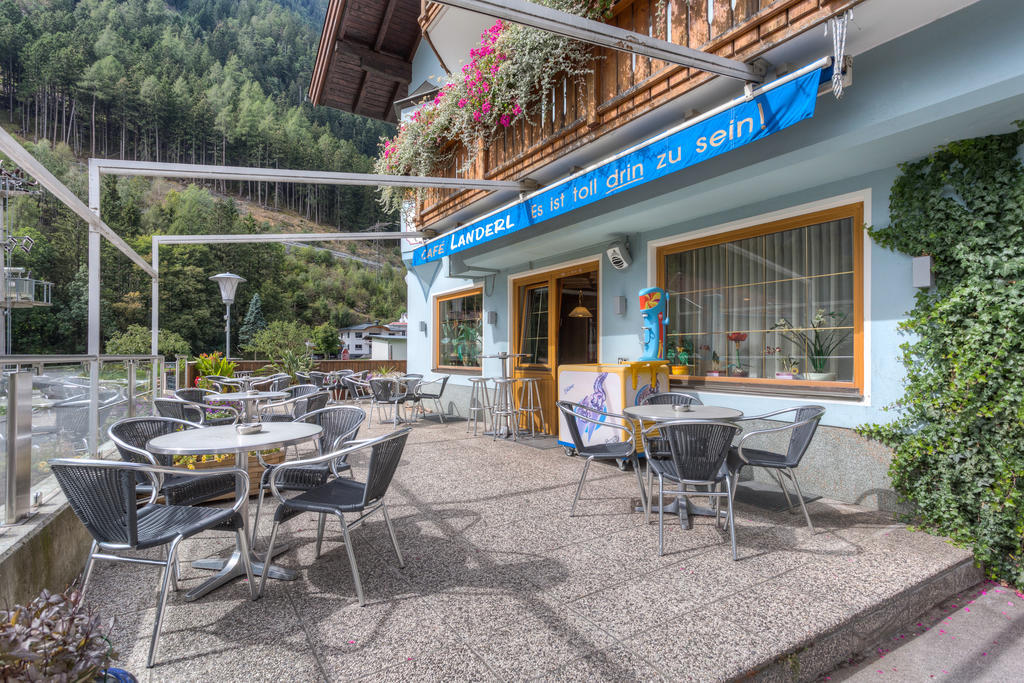 Hotel Café Landerl à Matrei in Osttirol Extérieur photo
